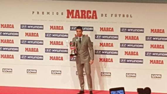 Cristiano recibe el trofeo Pichichi