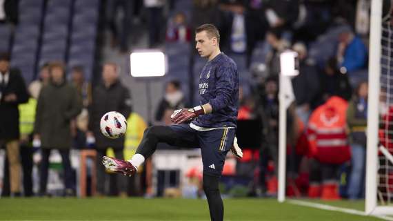 Mercado de fichajes en directo | Adiós definitivo a Lunin, giro drástico en el Barcelona...