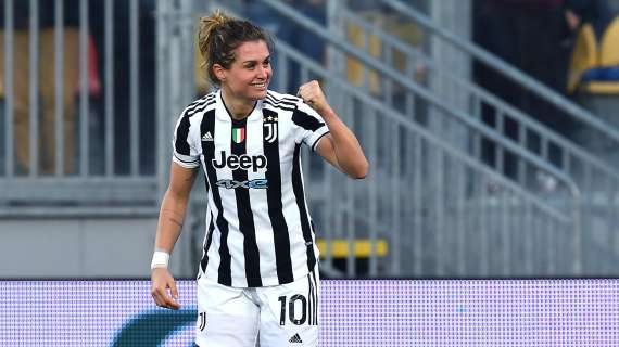 Juventus Women, su Twitter la Girelli con i premi ricevuti da Assocalciatori