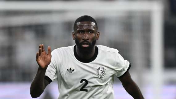 Rudiger lancia la borsa del ghiaccio all'arbitro, rischia 12 turni di stop
