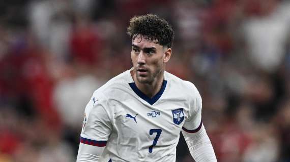 Vlahovic torna decisivo con la Serbia: assist contro la Svizzera (VIDEO)