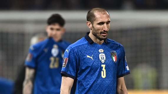 Chiellini annuncia: "Finiamo l'anno e poi capirò con le mie due famiglie cosa fare"