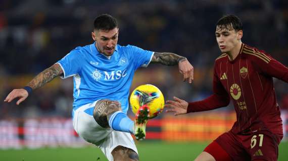 Napoli beffato da Angelino, 1-1 con la Roma: fallisce la fuga degli azzurri