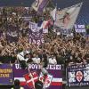 Da Pisa, ultras viola in città. Bastoni, mazze e cori: attimi di tensione, tifoserie quasi a contatto