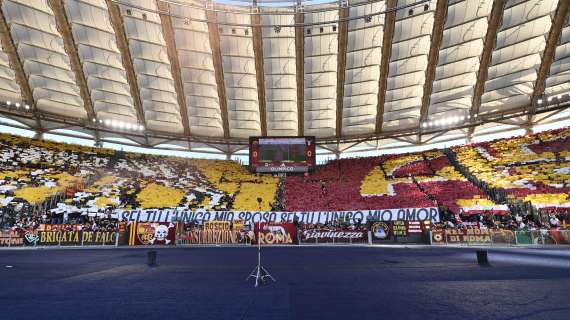 ROMA, La Curva Sud protesta: "Resteremo fuori 30 minuti"