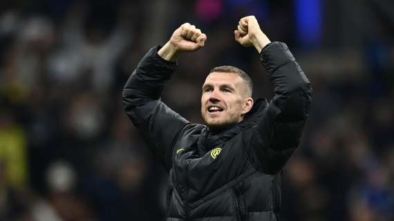 Fiorentina, accelerata per Dzeko. Tuttosport: "Pronto un biennale a 2 mln a stagione"