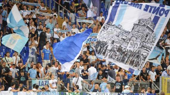 Lazio, la Curva Nord omaggia il "nemico" De Rossi - FOTO
