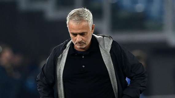 Roma, Mourinho porta tutti in ritiro: il piano anti Lazio