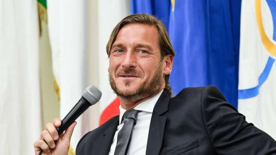 Totti svela: "Da piccolo mi voleva la Lazio. Per fortuna ho scelto la Roma..."