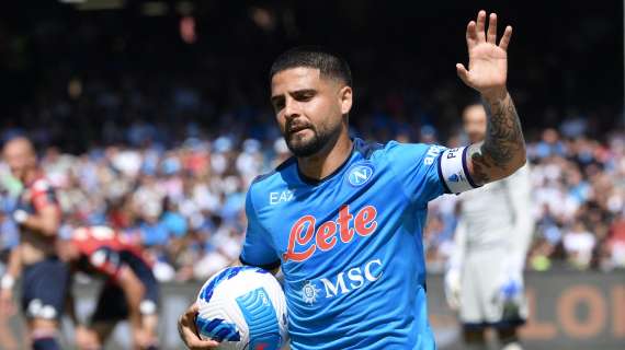 Serie A, il Napoli vince nel segno di Insigne: Genoa con un piede in B