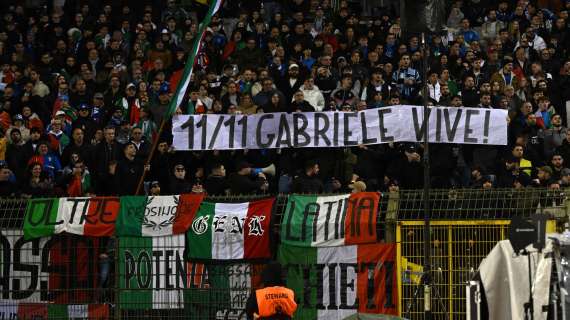 Belgio - Italia, i tifosi azzurri ricordano Sandri: "Gabriele vive!" - FOTO