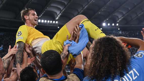 Lazio, Provedel: "Qui c'è un bimbo che sognava..." - FOTO