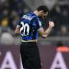 Calhanoglu inganna l’Inter, il Napoli bacia il palo: finisce 1-1 a San Siro, Conte si tiene la vetta