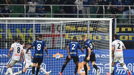 Gol, errori e spettacolo a San Siro: Inter-Atalanta finisce 2-2