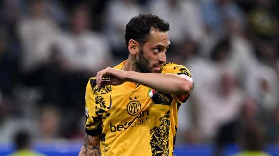 Inter irritata, Calhanoglu nega ma il procuratore si muove. Il Galatasaray spinge