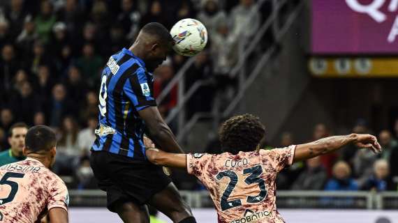 Thuram lancia l'Inter nella stratosfera, Zapata la riporta sulla Terra: è 2-1 al 45'