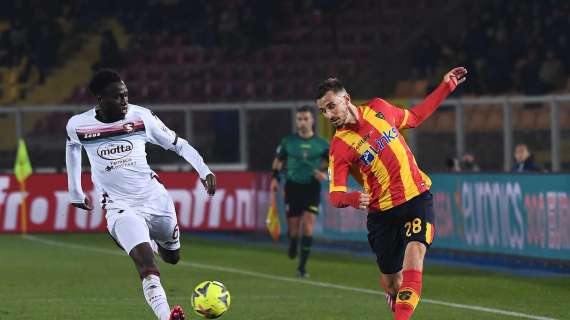 Serie A, vola il Lecce: la squadra di D'Aversa vince con il Genoa ed è seconda