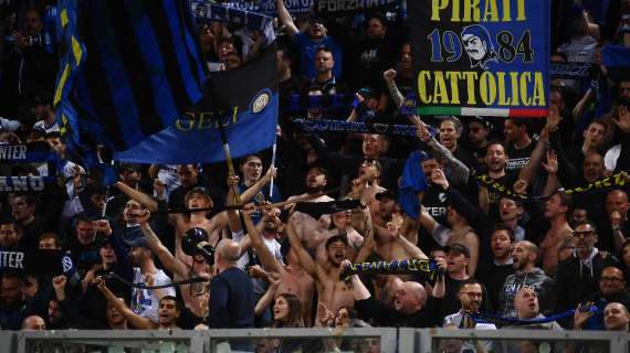 L'INTERISTA - Cresce l'entusiasmo a Roma: corteo di tifosi dell'Inter intona cori