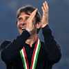 Conte fa 72 e 20 nella tombola napolenta, 'A meraviglia in festa. Il Milan invece?...