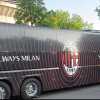 MN - Il pullman del Milan è arrivato all'Al-Awwal Park