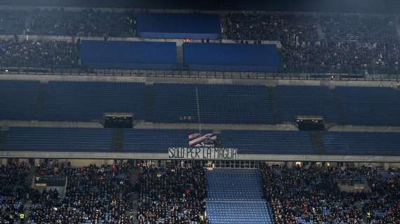 MN - Al 15' di Milan-Como entra la Curva Sud cantando "Cardinale devi vendere"