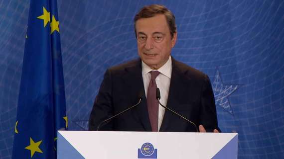 Draghi: "Da fine maggio sarà operativo il green pass per i viaggi in Italia"