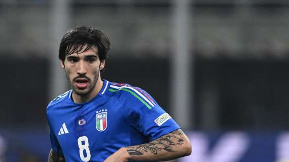 VIDEO MN - L'uscita di Sandro Tonali da San Siro dopo la gara contro la Francia