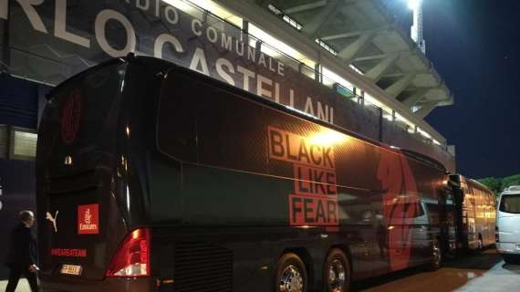 MN - Olympiakos-Milan, i pullman delle squadre sono arrivate allo stadio