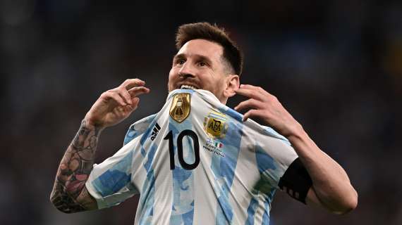 Messi escluso dai finalisti del Pallone d'Oro, in Argentina è polemica: "Balon de Locos"