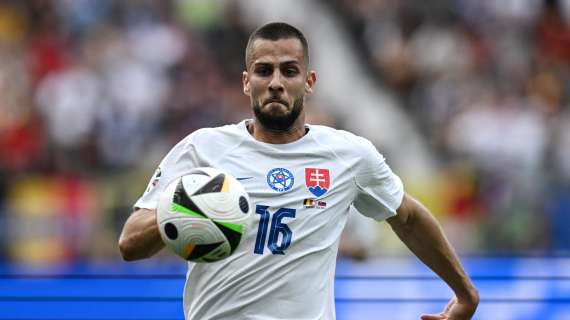 Hancko contro Gimenez, AD Sportwereld sprona il difensore del Feyenoord: "Prendilo!"