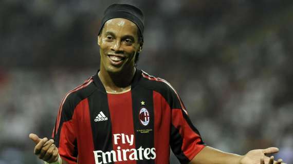 Ronaldinho: "Amo i tifosi del Milan, mi davano affetto anche quando ero al Barcellona"