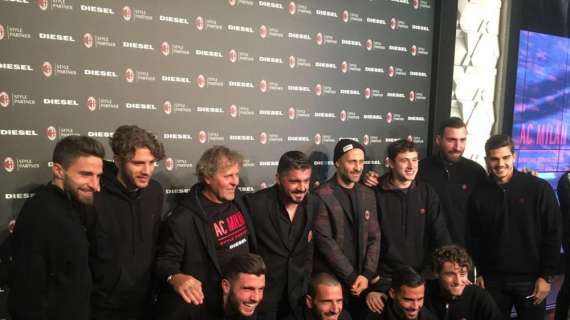 FOTO MN - Il Milan in posa con Renzo Rosso all'evento Diesel