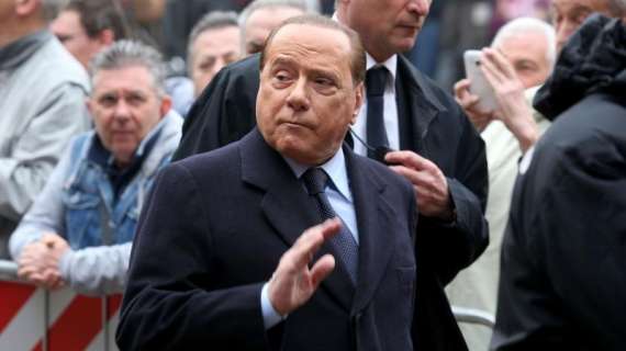 Sky - Berlusconi ha chiesto a Brocchi di aspettare fino a martedì per provare a convincere i cinesi a tenerlo