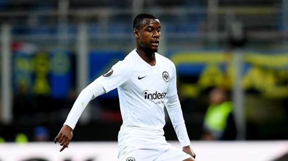 Milan vigile su N’Dicka : l'Eintracht Francoforte chiede 18-20 milioni