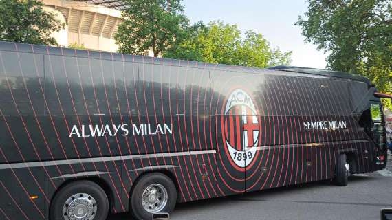 MN - Il pullman del Milan è arrivato all'Al-Awwal Park