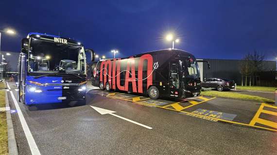 VIDEO MN - Il Milan in arrivo a Malpensa con la Supercoppa