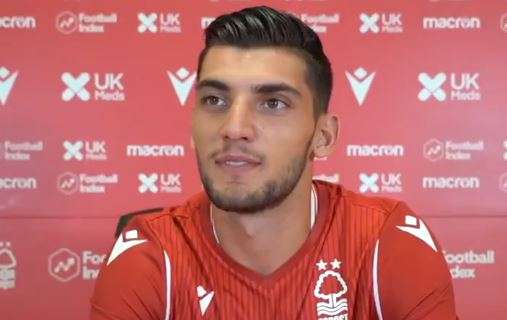 Rafa Mir: "Aspettavo a casa con la valigia pronta per prendere l'aereo per Milano. Dovevo andare al Milan, ma il Siviglia non mi ha fatto partire"