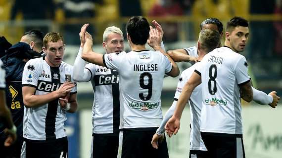 Serie A, il Parma vola a quota 31. Il Lecce sprofonda, pari tra Samp e Sassuolo