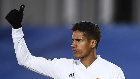 Varane sul calcio di oggi: “La macchina ad una certa potrebbe esplodere se fa troppo fuori giri”