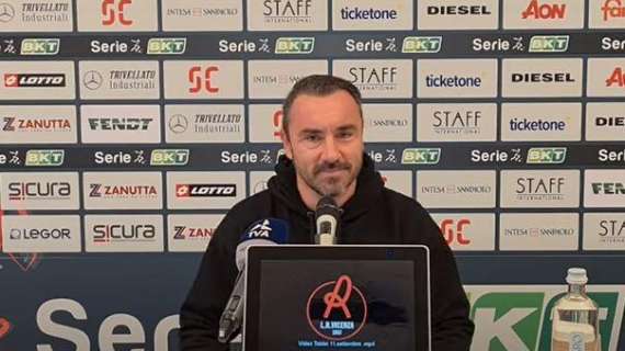 Vicenza, Brocchi: "La lotta salvezza non si deciderà nelle prossime 3-4 gare"