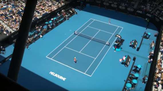 Tennis: impresa del "granata" Lorenzo Sonego a Vienna. Djokovic battuto in due set