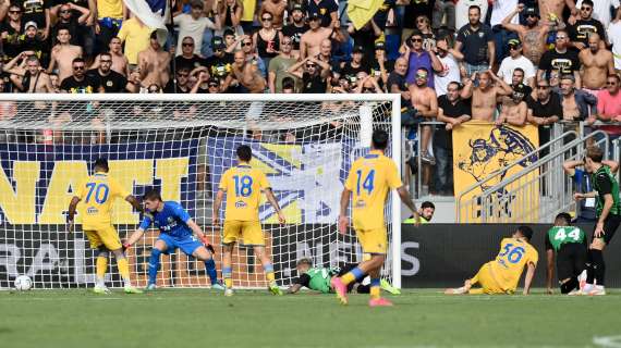 Il Lecce non perde mai, Frosinone in rimonta sul Sassuolo