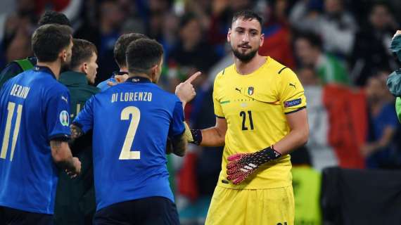 Donnarumma riceve premio 'Player of tournament'