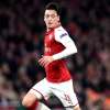 Il discontinuo genio dell'assist ha detto basta: Ozil si ritira a 34 anni. Le reazioni e i saluti