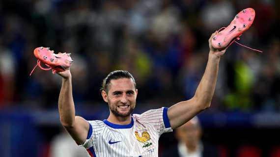 Juventus, ultima offerta a Rabiot: biennale con opzione da 7,5 milioni a stagione