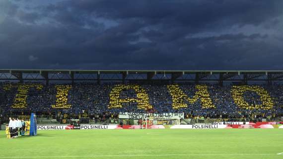 Avellino-Potenza, trasferta vietata ai lucani. Il Mattino: "Contro il Sorrento a Frosinone?"