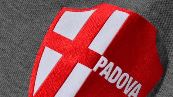 Da Padova: "cori e fuochi d'artificio ieri notte per disturbare i calciatori del Padova"