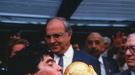 Morte Maradona, il pensiero di DeLa: "La tua magia è ora consegnata all’eternità"