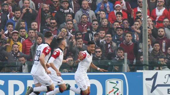 Bari annichilito dal Cagliari: sardi in Serie A. La classifica