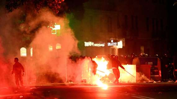 Scontri tra tifosi di Lucchese e Perugia in autostrada: 350 ultras coinvolti